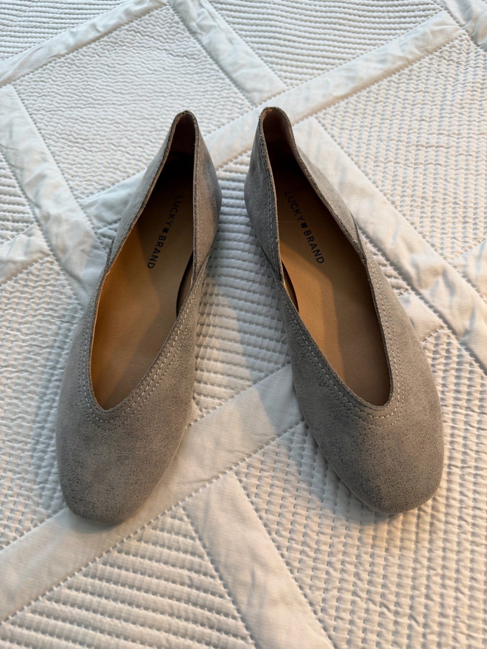 Lucky Brand Gray Round-Toe Slip-On Flats Like New Sz 8